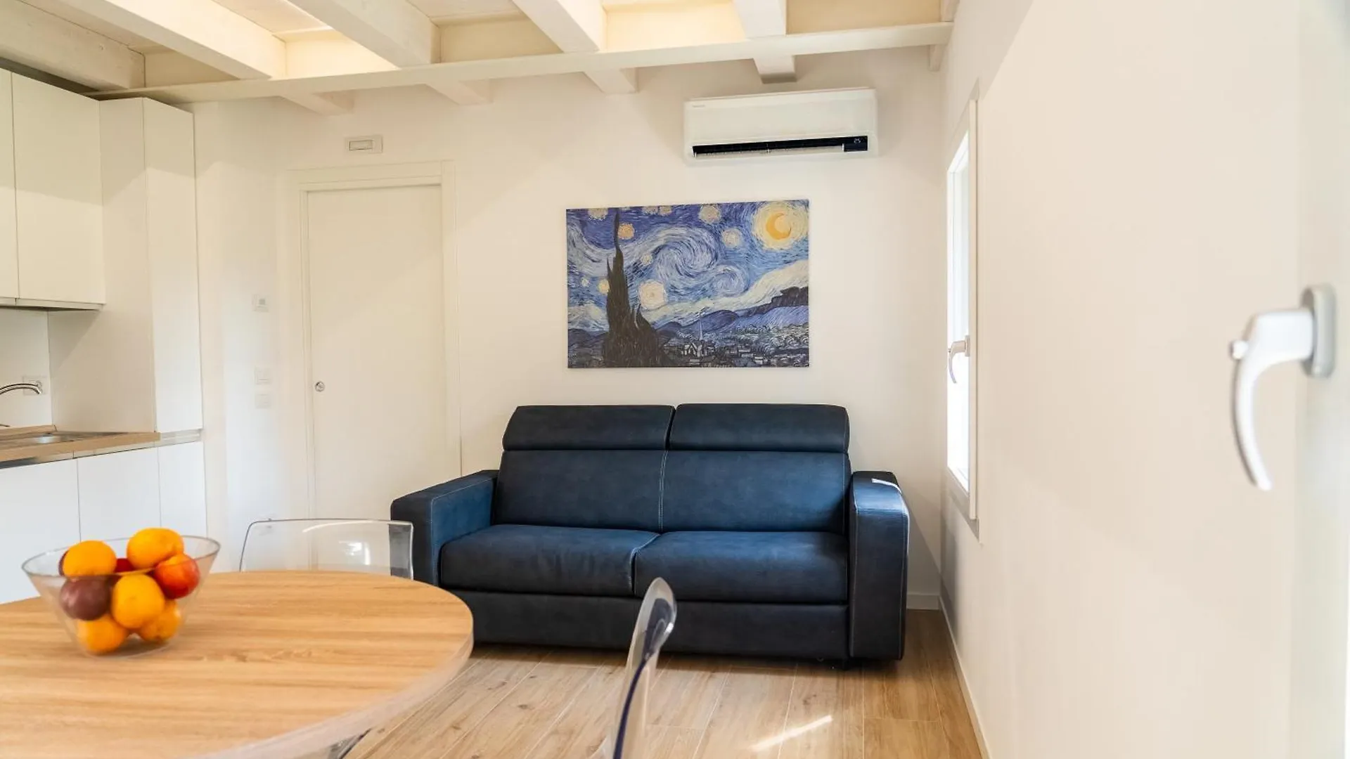 Elegante Appartamento In Centro A Treviso Apartman